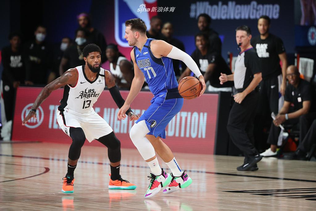 针对法院的 针对法院的