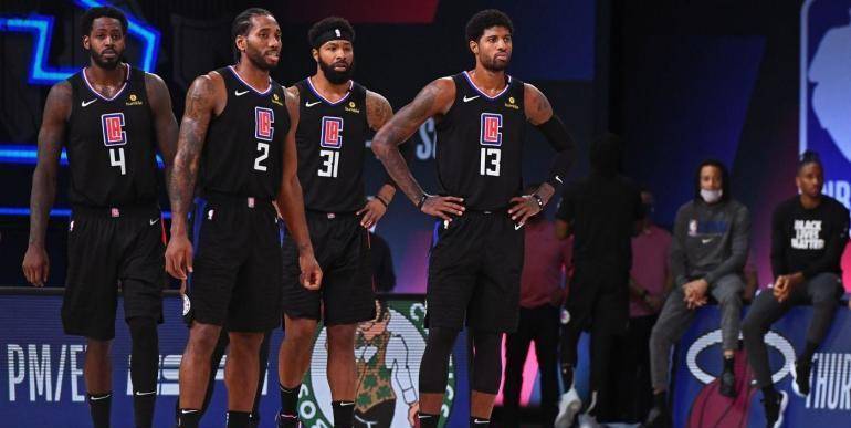 率与更衣室 率与更衣室