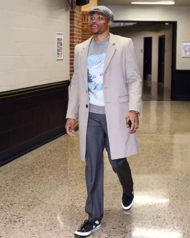 北京时间12月8日00：30，德甲联赛第13轮将上演一场关键对决，排名第三的多特蒙德坐镇主场信号伊杜纳公园球场，迎战状态火热的霍芬海姆。